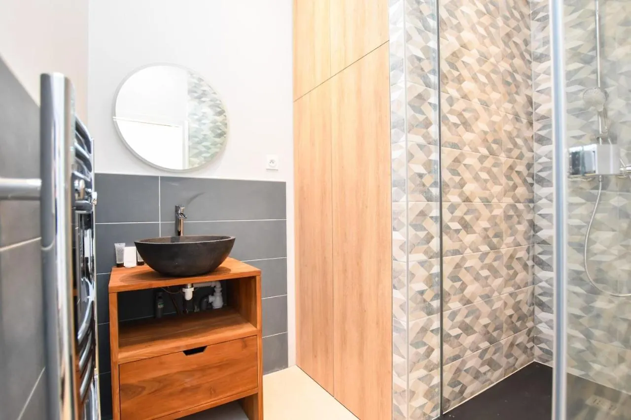 Chic Apartment - 2Br-6P - Gare Du Nord Paris 0*,  France